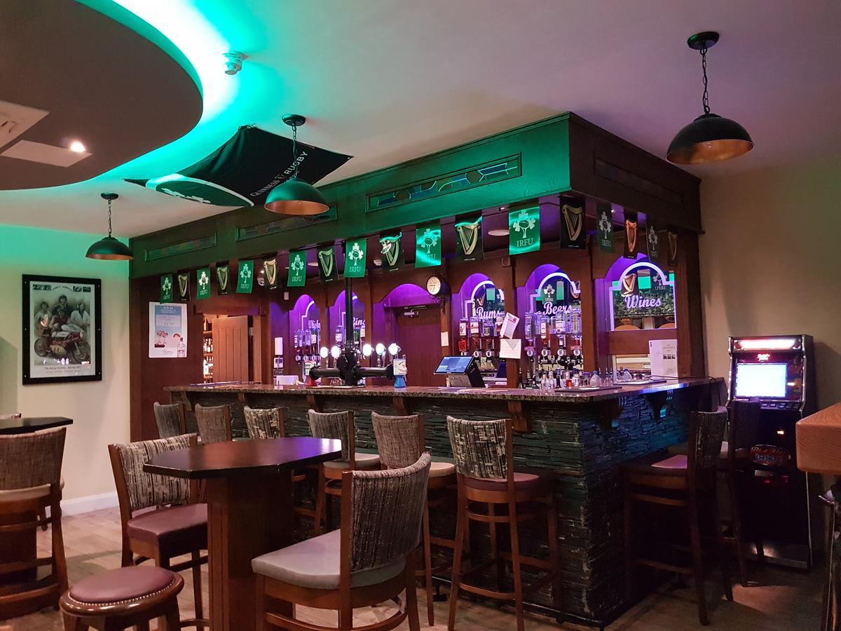 בלימאני The Armada Inn מראה חיצוני תמונה